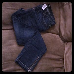 NWT. Girls size 10 skinny leg jeans by KidPik